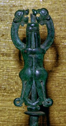 Bronze standard finial with two felines, Luristan Culture, from western Iran, c10th-7th century BC