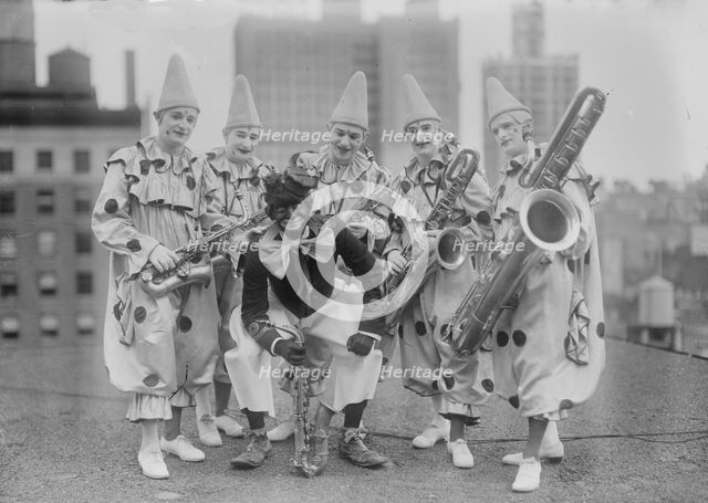 Brown Bros., between c1915 and c1920. Creator: Bain News Service.