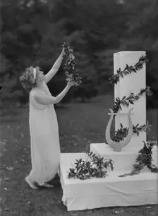 Brown, Lugersoll, Mrs., 1913. Creator: Arnold Genthe