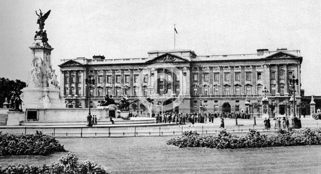 Buckingham Palace after its restoration, London, 1926-1927.Artist: McLeish