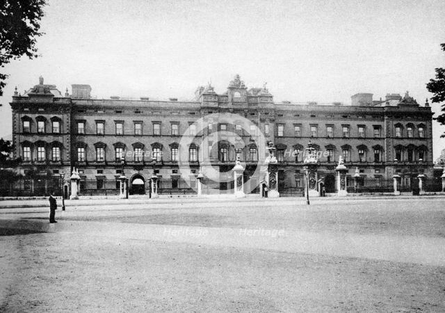 Buckingham Palace before its restoration, London, 1926-1927.Artist: King