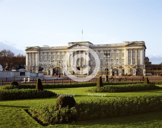 Buckingham Palace, c1990-2010. Artist: Unknown.