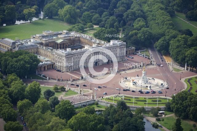 Buckingham Palace, London, 2006. Artist: Historic England Staff Photographer.