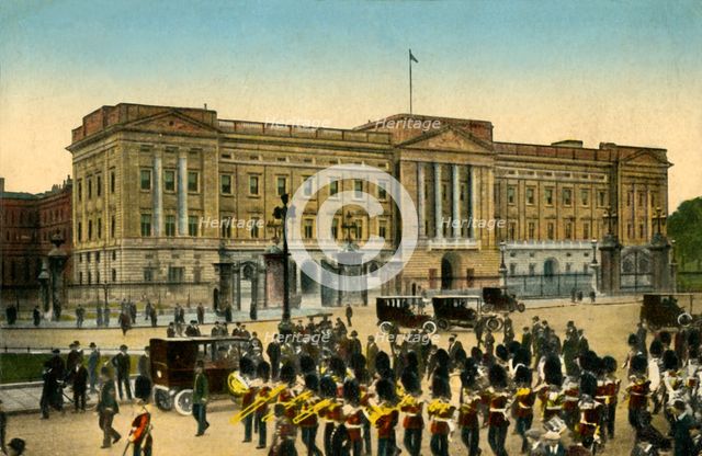 Buckingham Palace, London, c1915. Creator: Unknown.