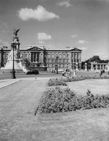 Buckingham Palace, London, c1955. Creator: Arthur Charles Kirby Ware