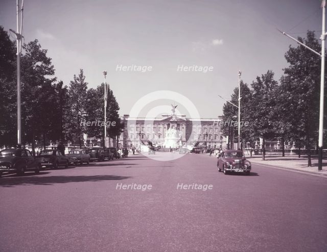 Buckingham Palace, London, c1955. Creator: Arthur Charles Kirby Ware.