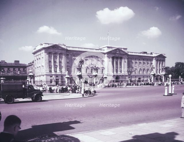 Buckingham Palace, London, c1955. Creator: Arthur Charles Kirby Ware.