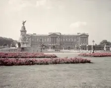 Buckingham Palace, London, c1955. Creator: Arthur Charles Kirby Ware