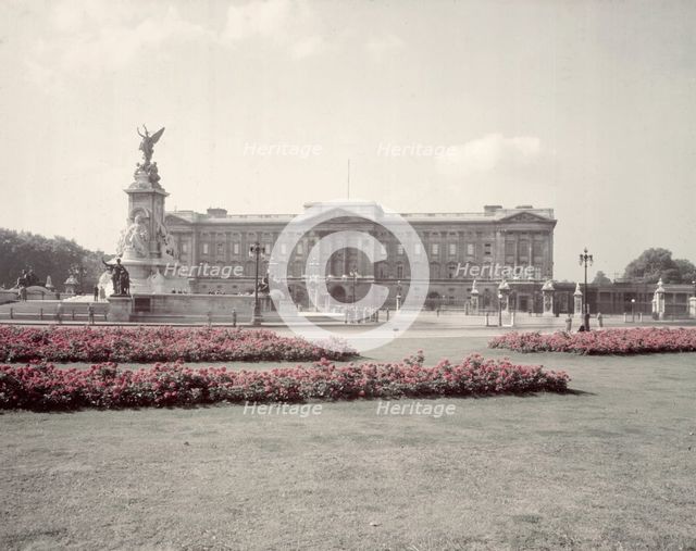 Buckingham Palace, London, c1955. Creator: Arthur Charles Kirby Ware.