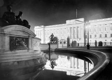 Buckingham Palace, Westminster, London. Creator: Unknown