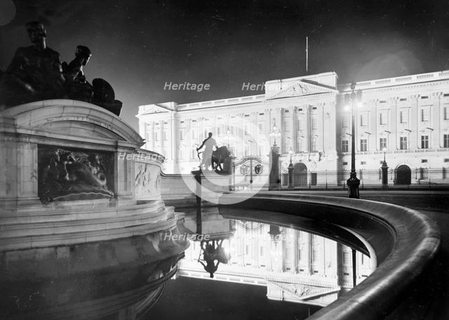 Buckingham Palace, Westminster, London.  Creator: Unknown.