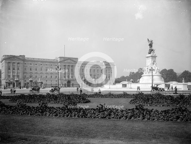 Buckingham Palace, viewed from St James's Park. London, c1911. Artist: Unknown