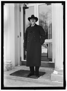 Buffalo Bill Cody, between 1913 and 1917. Creator: Harris & Ewing