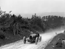 Bugatti Type 35 of WD Phillips setting the fastest time in an acceleration test. Artist: Bill Brunell
