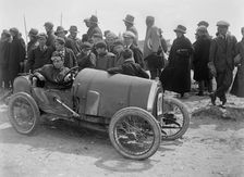 Bugatti Brescia of Raymond Mays in his Bugatti Brescia at the Porthcawl Speed Trials, Wales, 1922. Artist: Bill Brunell