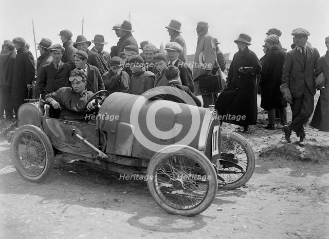 Bugatti Brescia of Raymond Mays in his Bugatti Brescia at the Porthcawl Speed Trials, Wales, 1922. Artist: Bill Brunell.