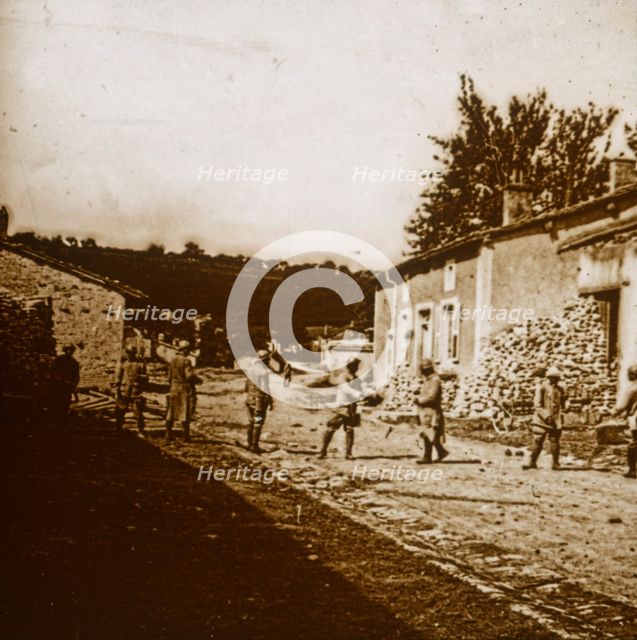 Building defences, c1914-c1918. Artist: Unknown.
