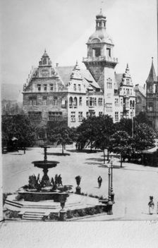 Building & Park - unknown. Creator: Unknown