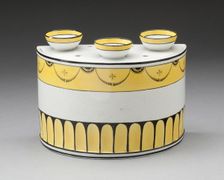Bulb Pot with Cover (one of a pair), England, 18th/19th century. Creator: Unknown