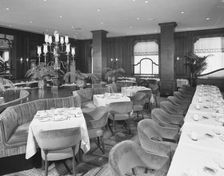 Bull and Bear, Waldorf-Astoria, 49th St. and Lexington, New York, 1960. Creator: Gottscho-Schleisner, Inc