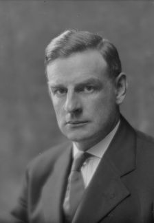 Bull, Charles, Mr., portrait photograph, 1916. Creator: Arnold Genthe