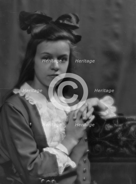 Bull, Fred, Mr., daughter of, portrait photograph, 1913. Creator: Arnold Genthe.