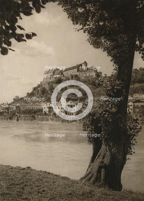 'Burghausen (Salzach)', 1931. Artist: Kurt Hielscher.