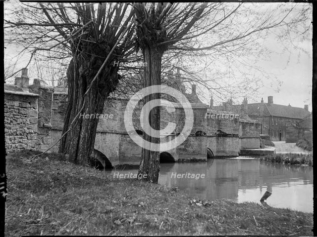 Burford, West Oxfordshire, Oxfordshire, 1924. Creator: Katherine Jean Macfee.