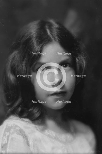 Bush, Peggy, Miss, portrait photograph, 1914 Aug. 18. Creator: Arnold Genthe.