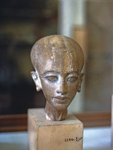 Bust of a daughter of Akhenaten, 1375.C.