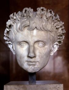Bust of Augustus (Gaius Julius Caesar Octavian) (63 a.C. - 14 d.c. Roman Emperor, nephew and adop…