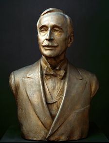 Bust of Sir William Llewellyn, P.R.A., 1933. Creator: William Goscombe John