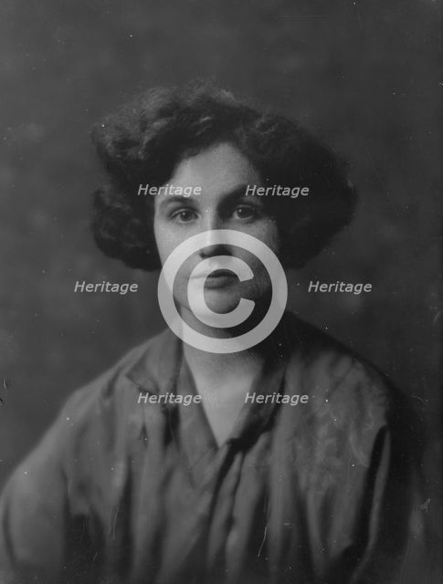 Byrne, Beatrice, Miss, portrait photograph, 1917. Creator: Arnold Genthe.