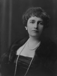 Byrne, James, Mrs., portrait photograph, 1917 June 2. Creator: Arnold Genthe
