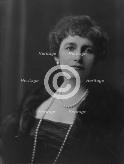 Byrne, James, Mrs., portrait photograph, 1917 June 2. Creator: Arnold Genthe.
