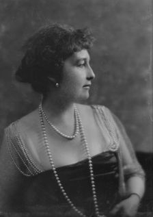 Byrne, James, Mrs., portrait photograph, 1917 June 2. Creator: Arnold Genthe