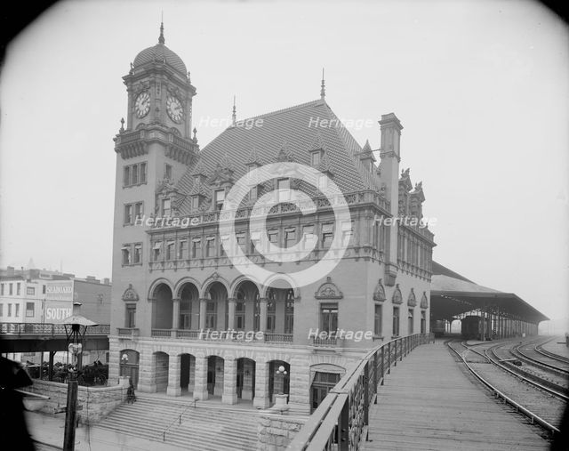 C. and O. Ry. station, Richmond, Va., between 1900 and 1905. Creator: Unknown.