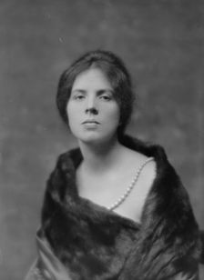 Gould, Jay, Mrs., portrait photograph, 1916 June 15. Creator: Arnold Genthe