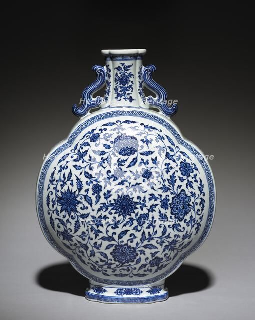 Gourd Flask with Floral Scrolls, 1723-1735. Creator: Unknown.