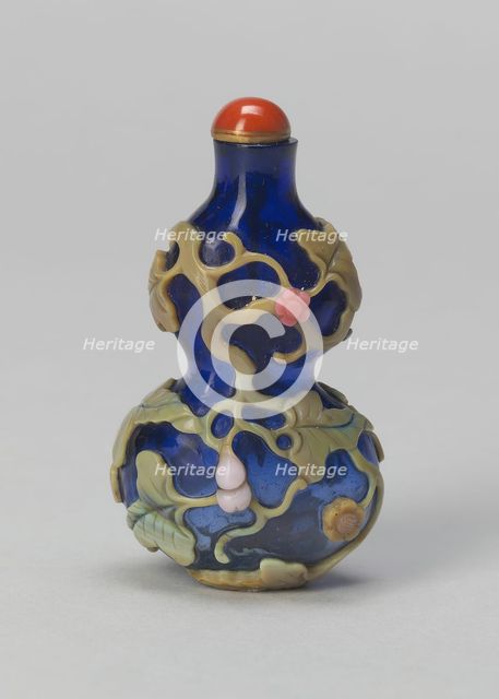 Gourd-Shaped Snuff Bottle with Trailing Vines and Flower Heads, Qing dynasty, 1740-1800. Creator: Unknown.