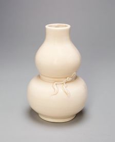 Gourd-Shaped Vase with Encircling and Twisted..., Ming dynasty or Qing dynasty, clate 17th/18th cent Creator: Unknown