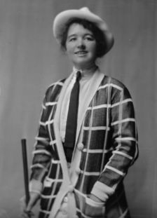 Goddard, Mrs., portrait photograph, between 1912 and 1915. Creator: Arnold Genthe