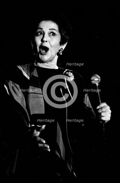 Gogi Grant, Pizza on the Park, London, Dec 1993. Artist: Brian O'Connor.