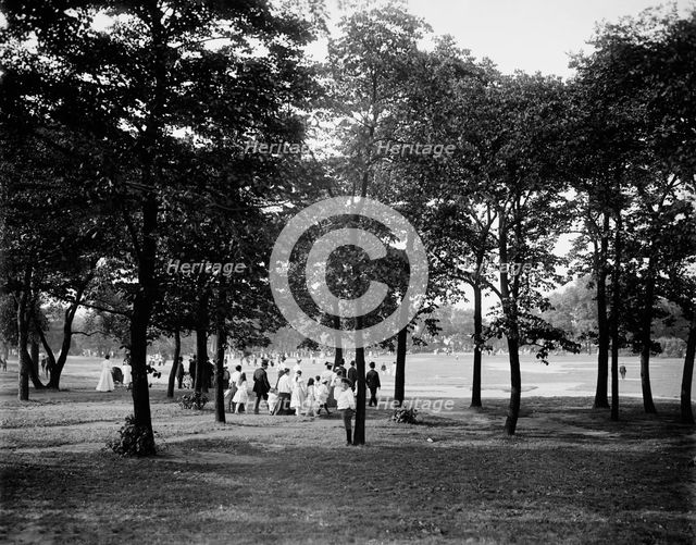 Going to band concert, Lincoln Park, Chicago, Ill., c1907. Creator: Unknown.