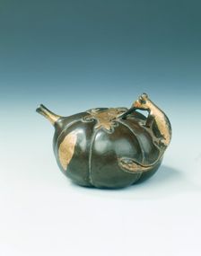 Gold and gilt enriched bronze water dropper, late Ming dynasty, China, 1600-1644
