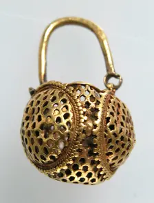 Gold "Basket" Earring, Byzantine, 6th century. Creator: Unknown
