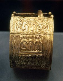 Gold bracelet, from Cerveteri