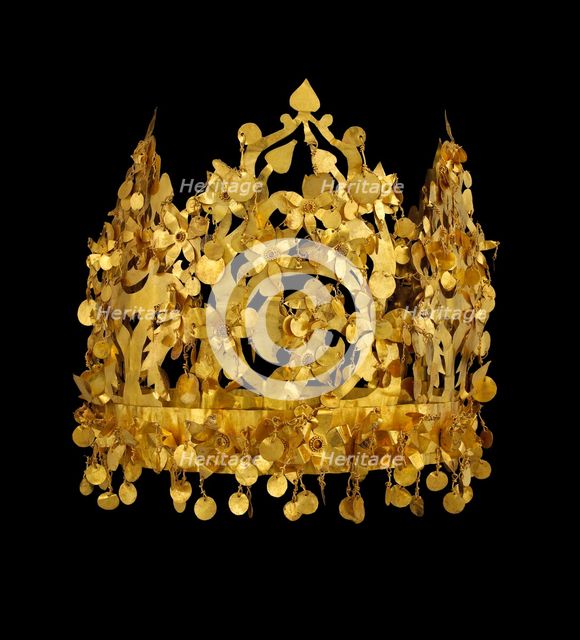 Gold crown from Tillya Tepe, 1st century.