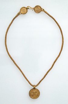 Gold Necklace with Pendant Cross, Byzantine, 6th-7th century. Creator: Unknown