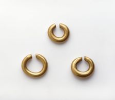 Gold penannular rings, Late Bronze Age (Britain), c1150-800BC